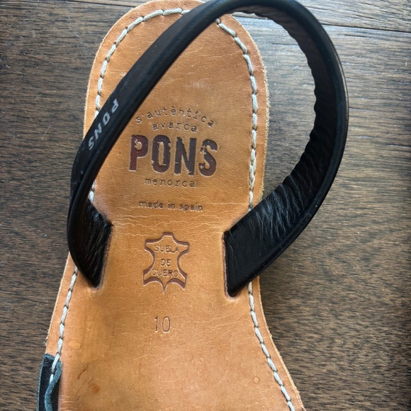 Pons Quintana Black Leather Sandals - Picture 4 of 4